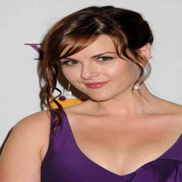 Sara Rue Bra Size and Body Measurements