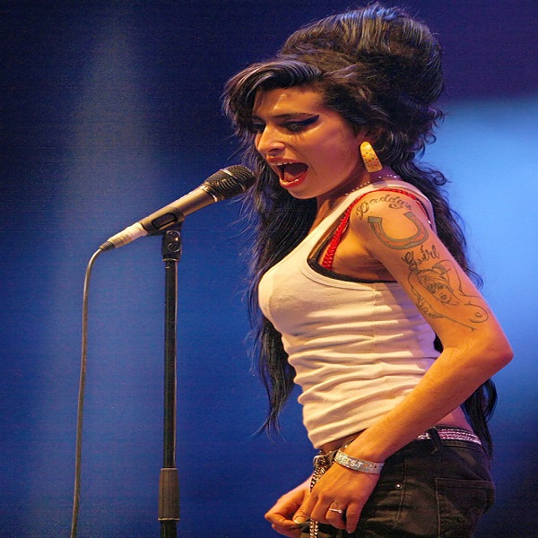 Amy Winehouse Bra Size Measurements