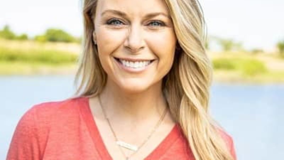 Amber Bartlett’s Breast Size and Body Measurements