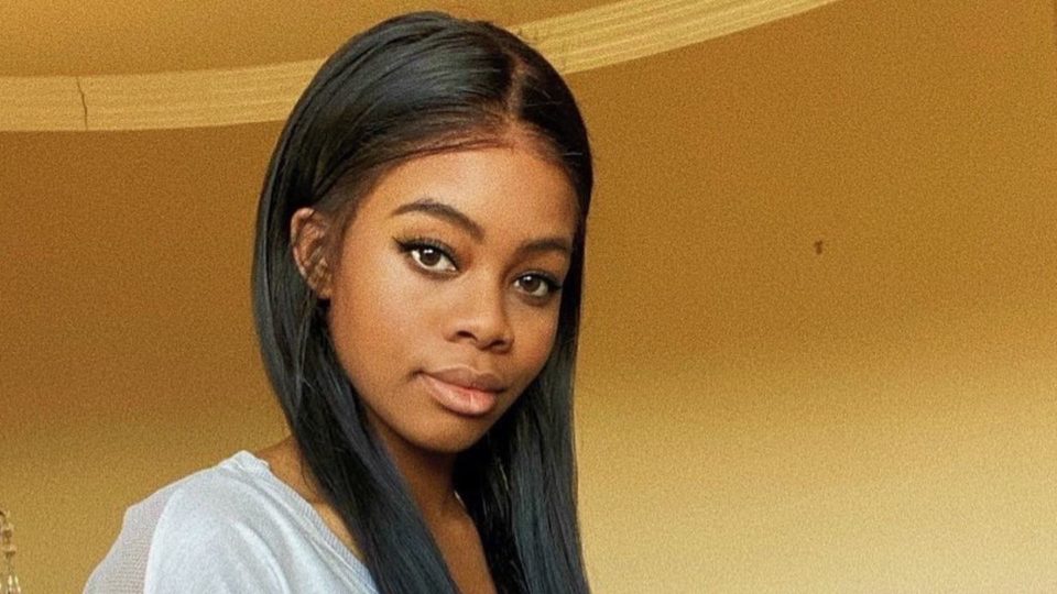 Gabby Douglas Cup Size Height Weight