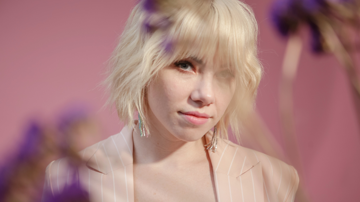 Carly Rae Jepsen’s Bra Size and Body Measurements